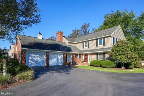 511 Greenhowe Dr, Lititz, PA 17543