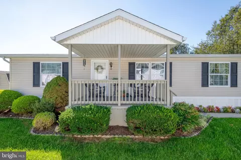 104 Juniper Ct, Lancaster, PA 17603