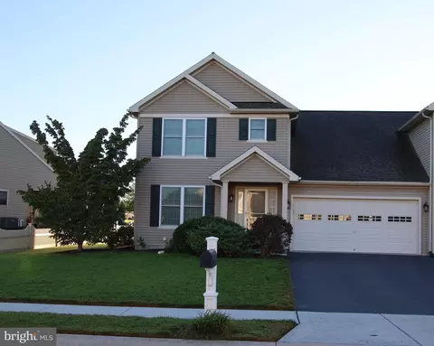 5132 Summerfield Dr, Mount Joy, PA 17552