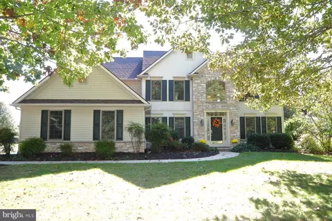 1346 Bryan Dr, Lancaster, PA 17601