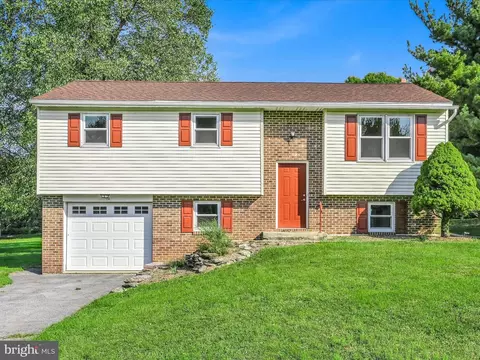 110 Den Mar Dr, Holtwood, PA 17532