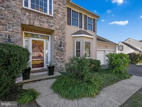 13 Field Ln, Lititz, PA 17543 photo 4