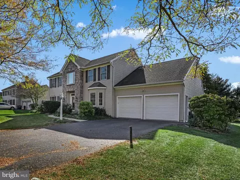 13 Field Ln, Lititz, PA 17543 photo 3