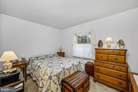 Bedroom - 204 E 6th St, Lititz, PA 17543 photo 3 of 4
