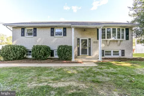 259 S 2nd St, Bainbridge, PA 17502
