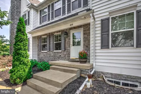 414 Shadetree Blvd, Marietta, PA 17547