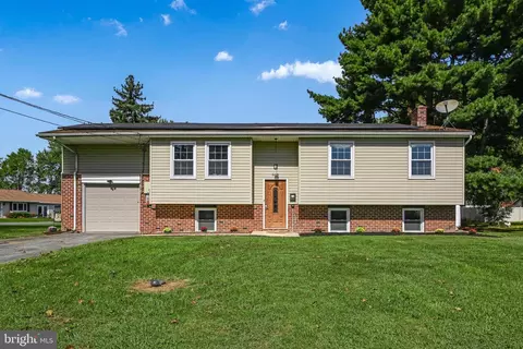 668 Essex St, Marietta, PA 17547