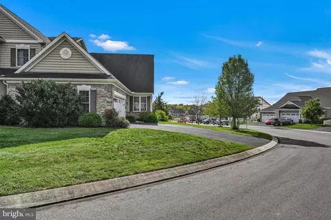 173 Copperstone Ct, Millersville, PA 17551