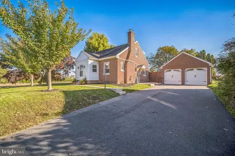 17 Cherry Hill Rd, Paradise, PA 17562
