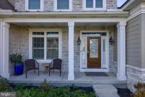 1078 Valley Crossing Dr, Lititz, PA 17543 photo 4