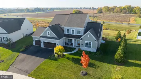 1078 Valley Crossing Dr, Lititz, PA 17543 photo 17