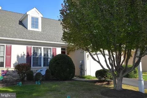 9 York Ct, Lancaster, PA 17602