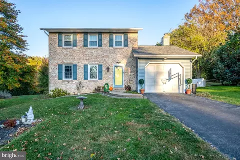 139 Whittier Ln, Lancaster, PA 17602