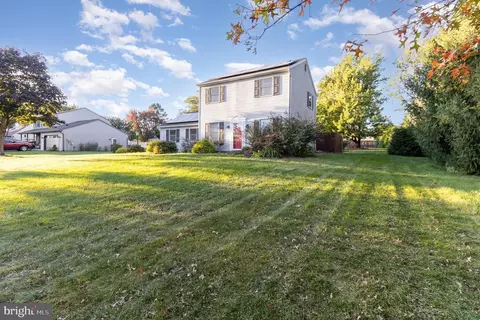 Exterior - 1309 Bunny View Dr, Lititz, PA 17543 photo 4 of 8