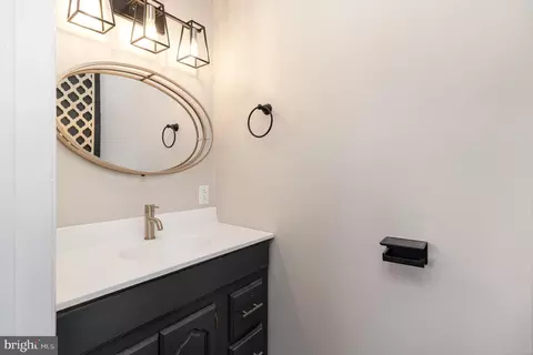 Bath - 1309 Bunny View Dr, Lititz, PA 17543 photo 1 of 2