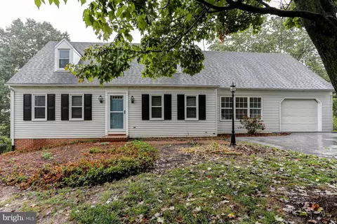 365 Summit Dr, Columbia, PA 17512