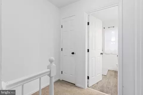 Entry Way - 403 Cardinal Rd, Lititz, PA 17543 photo 5 of 6