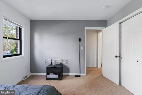 Bedroom - 403 Cardinal Rd, Lititz, PA 17543 photo 2 of 3