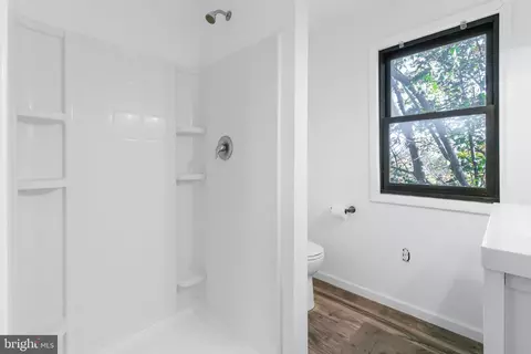 Bath - 403 Cardinal Rd, Lititz, PA 17543 photo 6 of 7