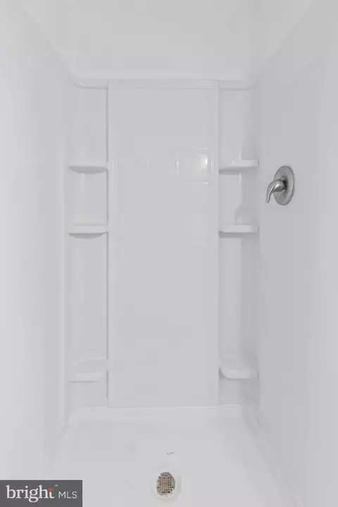 Bath - 403 Cardinal Rd, Lititz, PA 17543 photo 7 of 7