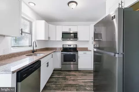 Kitchen - 403 Cardinal Rd, Lititz, PA 17543 photo 1 of 1