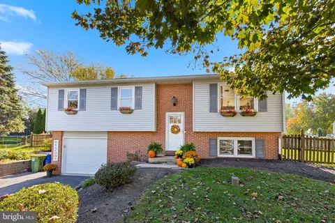 7 Ivywood Ct, Lancaster, PA 17603