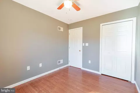 Bedroom - 304 Iris Gln, Lititz, PA 17543 photo 2 of 2