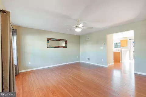 Living - 304 Iris Gln, Lititz, PA 17543 photo 1 of 1