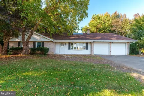 755 Long Ln, Millersville, PA 17551