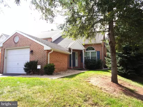 142 Langley Sq, Lancaster, PA 17603