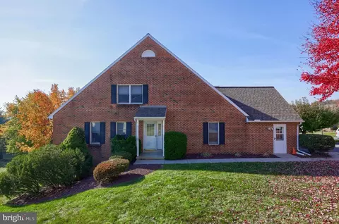 451 Hillside Dr, Mountville, PA 17554