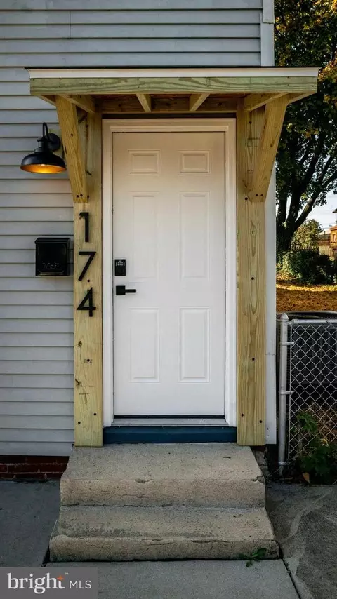 174 S 8th St, Columbia, PA 17512