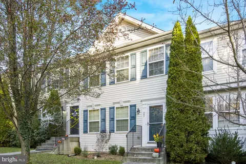 357 Dickens Dr, Lancaster, PA 17603