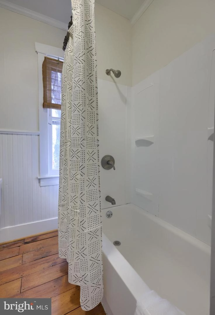 Bath - 18 S Locust St, Lititz, PA 17543 photo 6 of 6
