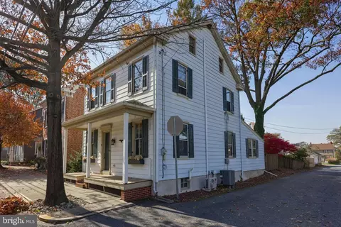 Exterior - 18 S Locust St, Lititz, PA 17543 photo 2 of 9