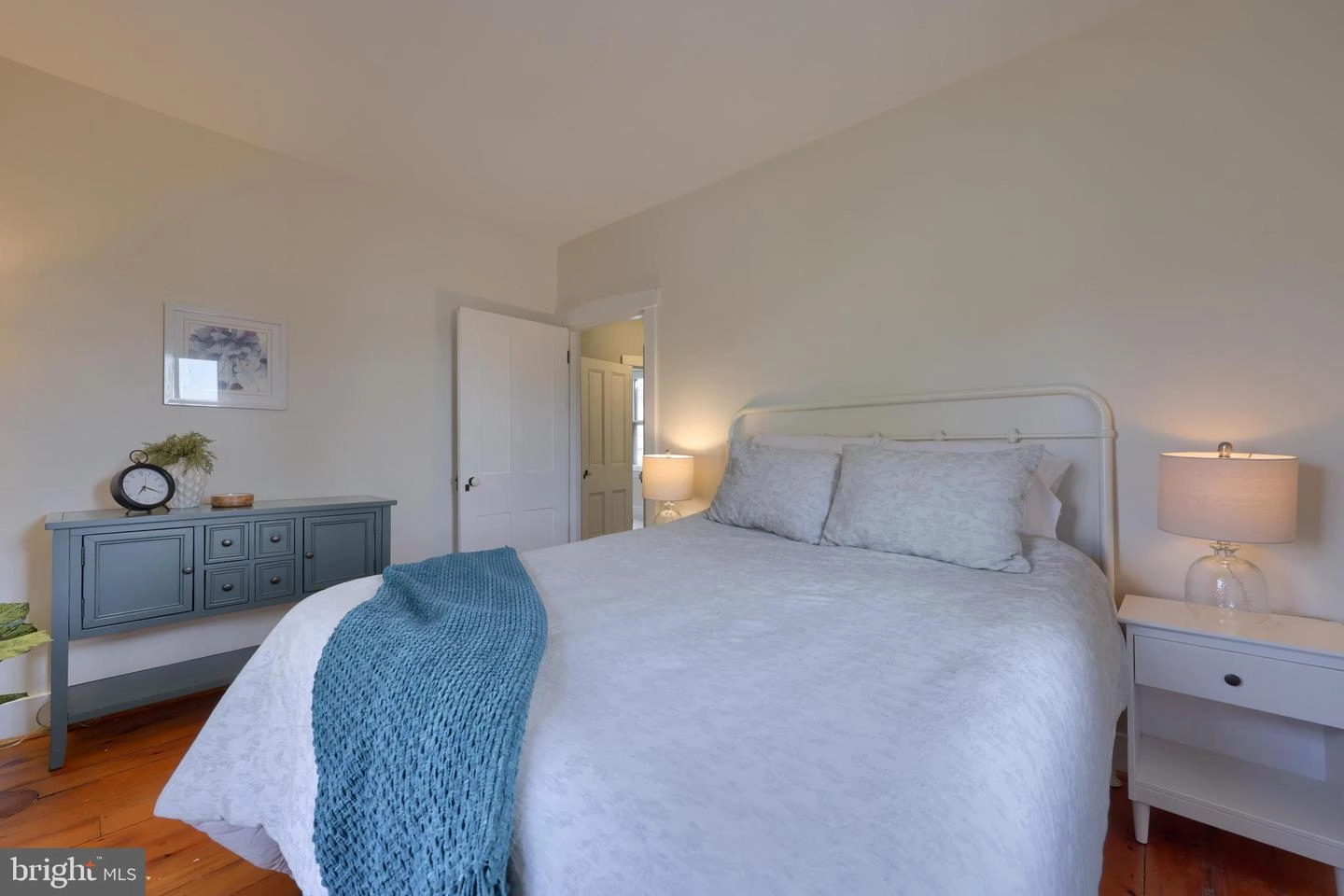 Bedroom - 18 S Locust St, Lititz, PA 17543 photo 4 of 4