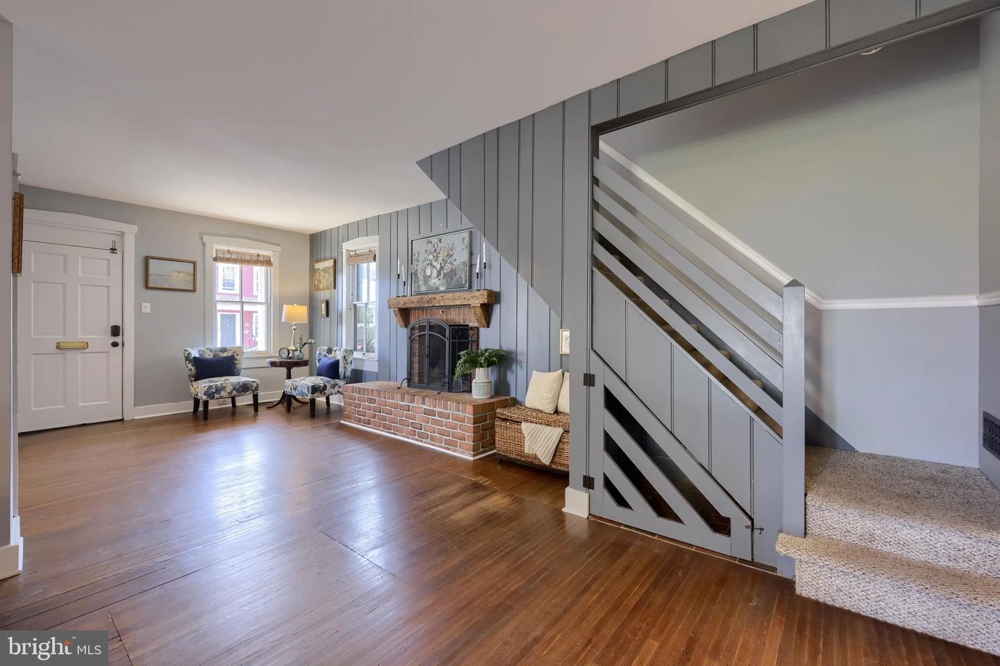 Entry Way - 18 S Locust St, Lititz, PA 17543 photo 6 of 10