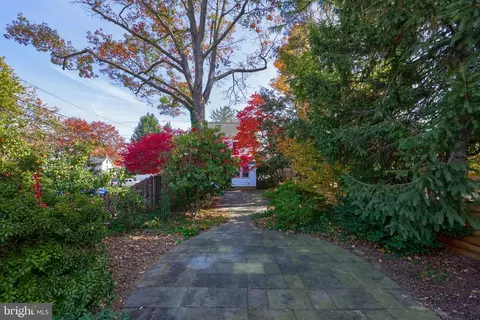Exterior - 18 S Locust St, Lititz, PA 17543 photo 5 of 9