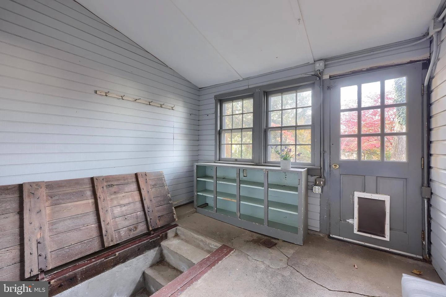 Entry Way - 18 S Locust St, Lititz, PA 17543 photo 9 of 10