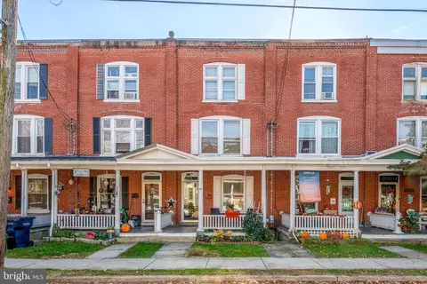 156 Front St, Lititz, PA 17543