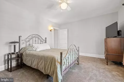 Bedroom - 156 Front St, Lititz, PA 17543 photo 5 of 6