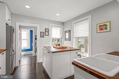 Kitchen - 156 Front St, Lititz, PA 17543 photo 4 of 7