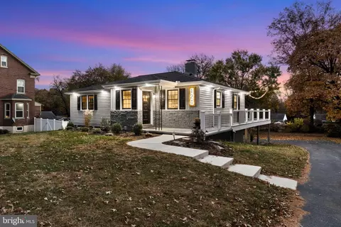 124 Delp Rd, Lancaster, PA 17601