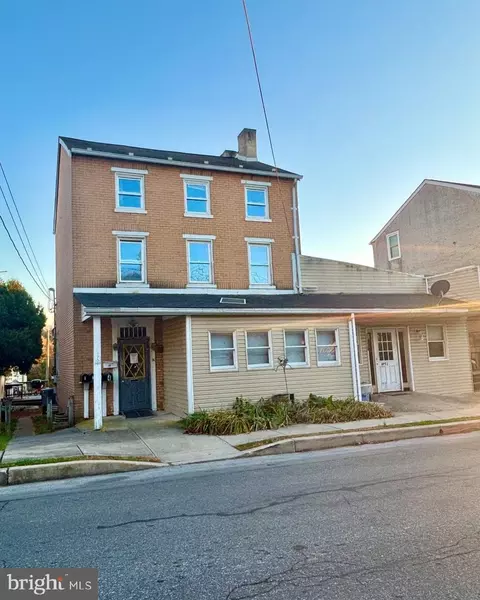 22 W Gay St, Christiana, PA 17509