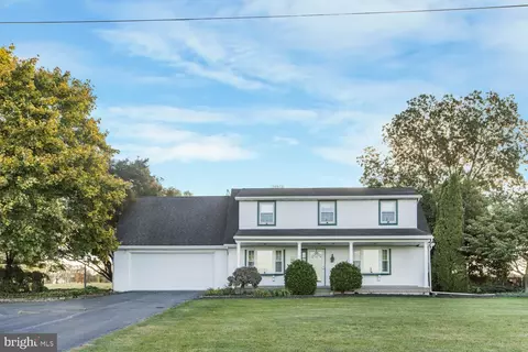 710 W Lexington Rd, Lititz, PA 17543