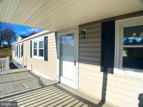 105 Cottontail Ct, Lancaster, PA 17603