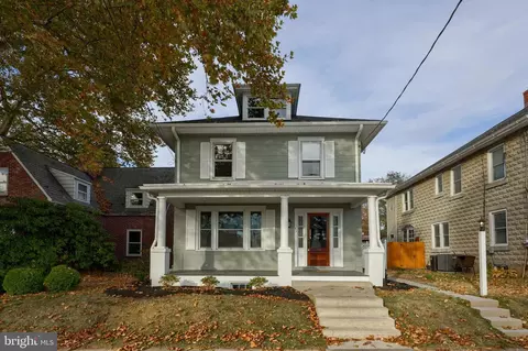 51 W Lincoln Ave, Lititz, PA 17543