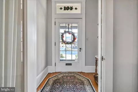 401 S Broad St, Lititz, PA 17543 photo 6