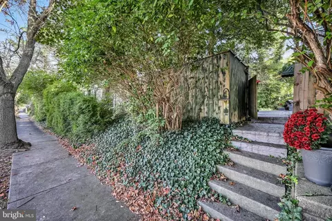 401 S Broad St, Lititz, PA 17543 photo 4
