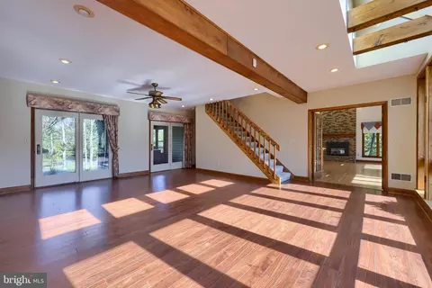 Living - 3 Whitcraft Dr, Lititz, PA 17543 photo 7 of 15